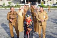 Gubri Abdul Wahid Beri Gelar Rayyan Arkan Dikha sebagai Duta Pariwisata Riau