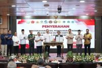 Gubri Abdul Wahid Saksikan Penyerahan Penguasaan Lahan TNTN ke Negara