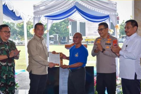 Ukir Sejarah, Koperasi Lokal di NTB Dapat Izin Pertambangan Rakyat