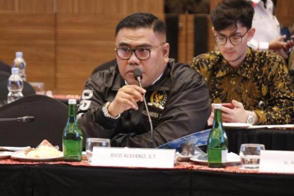 Perusahaan Langgar Aturan Pengolahan Limbah B3, Komisi XII: Segel Jika Tidak Patuh!