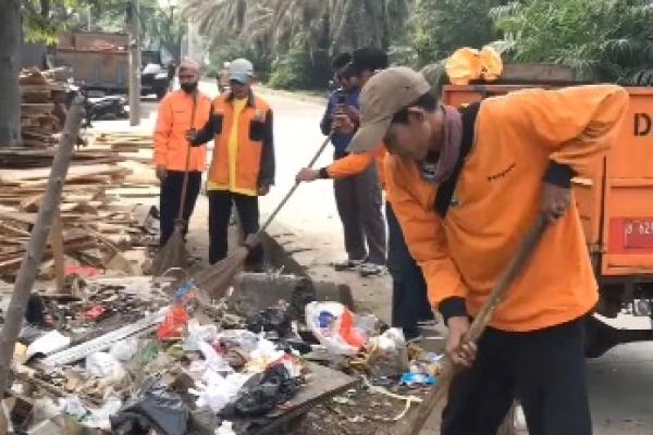 DLH Kota Tangerang Tertibkan TPS Liar di Kelurahan Batusari