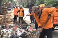 DLH Kota Tangerang Tertibkan TPS Liar di Kelurahan Batusari