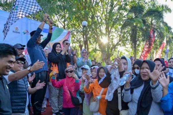Sambut Fornas VIII 2025 di Sumbawa, Wagub NTB Ajak Ribuan Warga Jalan Sehat