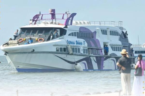 Jajal Perdana Kapal Cepat Banyuwangi-Denpasar, Warga: Perjalanan Jadi Lebih Singkat