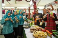 Menparekraf Kagumi Produk UMKM NTB di Semarak Expo FORNAS VIII