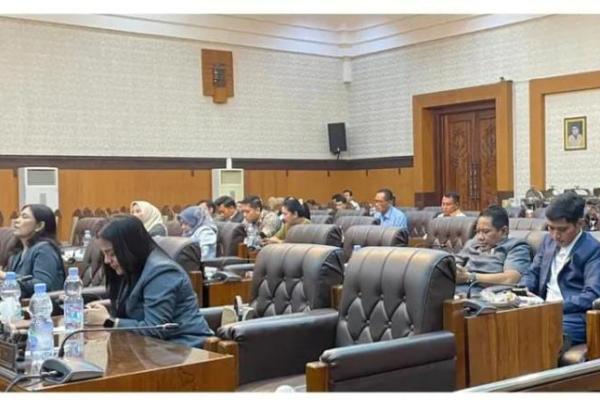 Kemacetan Jalur Penyeberangan Situbondo-Banyuwangi Menuai Kritik DPRD