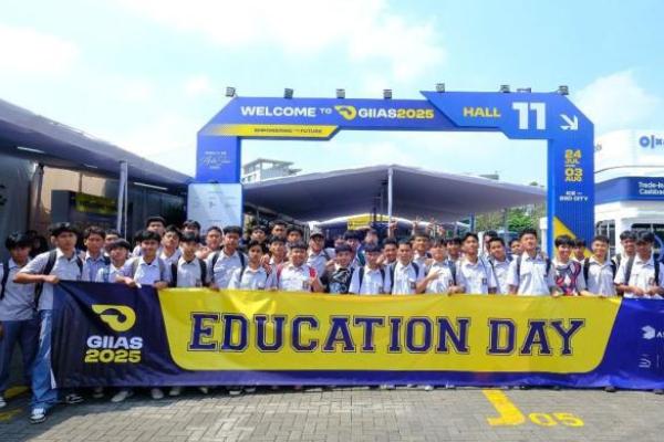 SMK Otomotif Al Husna Ikuti Program GIIAS Education Day di ICE BSD