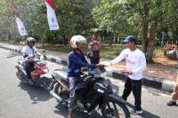 Pemkab Bangkalan Bagikan 1.000 Bendera Merah Putih Sambut HUT ke-80 RI