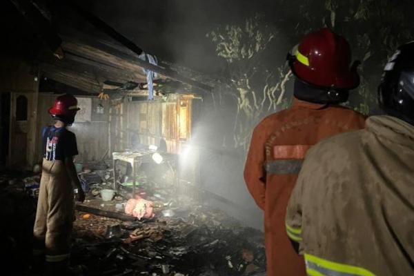 Kandang Sapi dan Dapur Warga Donorojo Ludes Terbakar, Kerugian Rp15 Juta