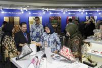 Pemerintah Dorong Transformasi Industri Batik
