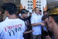 Gubernur Iqbal Lepas Tim Penari Kolosal NTB Menuju Istana Merdeka pada HUT RI ke-80