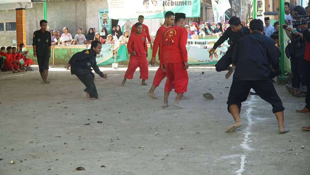 Tanamkan Cinta NKRI, Pagar Nusa Gelar Sepakbola Duren