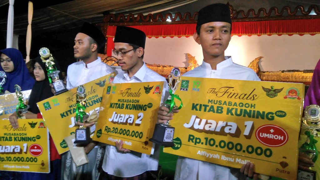 Teladani Kiai Syafaat, M Sholeh Mubarok Sabet Juara 1 MKK Alfiyah